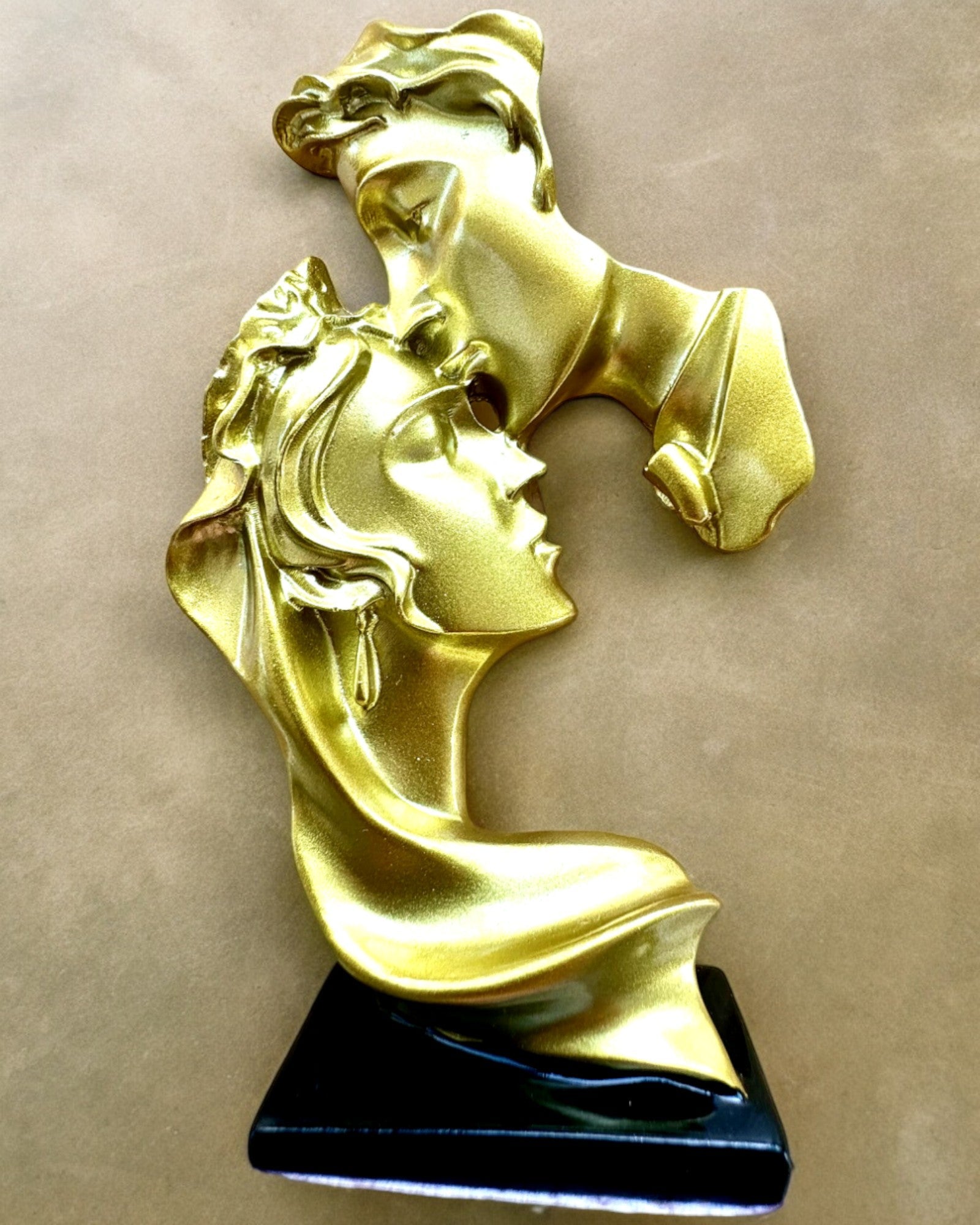 Figurina "Eleganza in Pietra" colore oro - altezza 13,5 cm, Decorativa con Opzione di Incisione