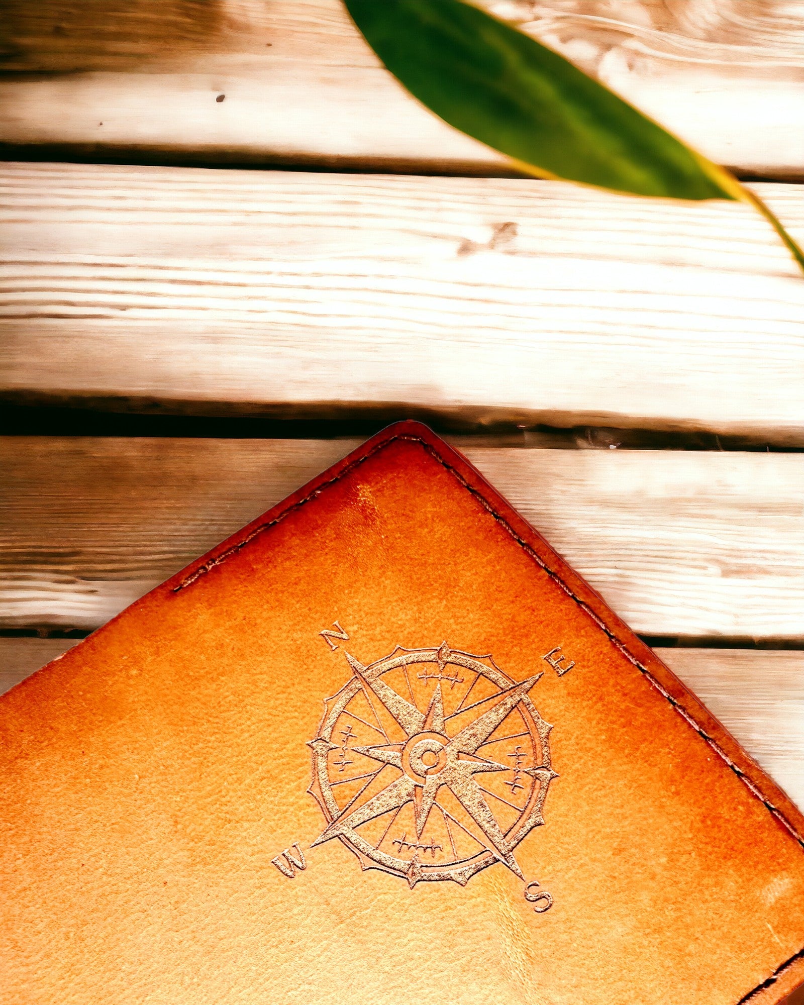 Traveler's Case - Leather Passport Holder, personalized with engraving - 2 color variants