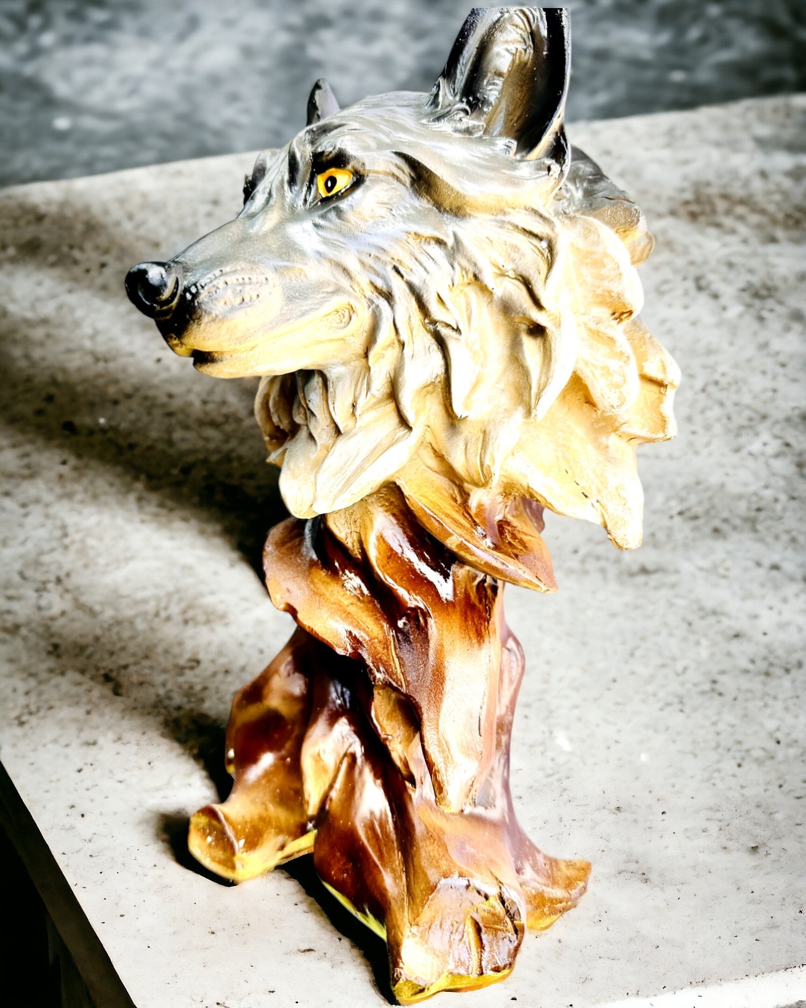 "Wolf Spirit" – Decorative Figurine with Personalization Option via Engraving, Ideal as a Gift