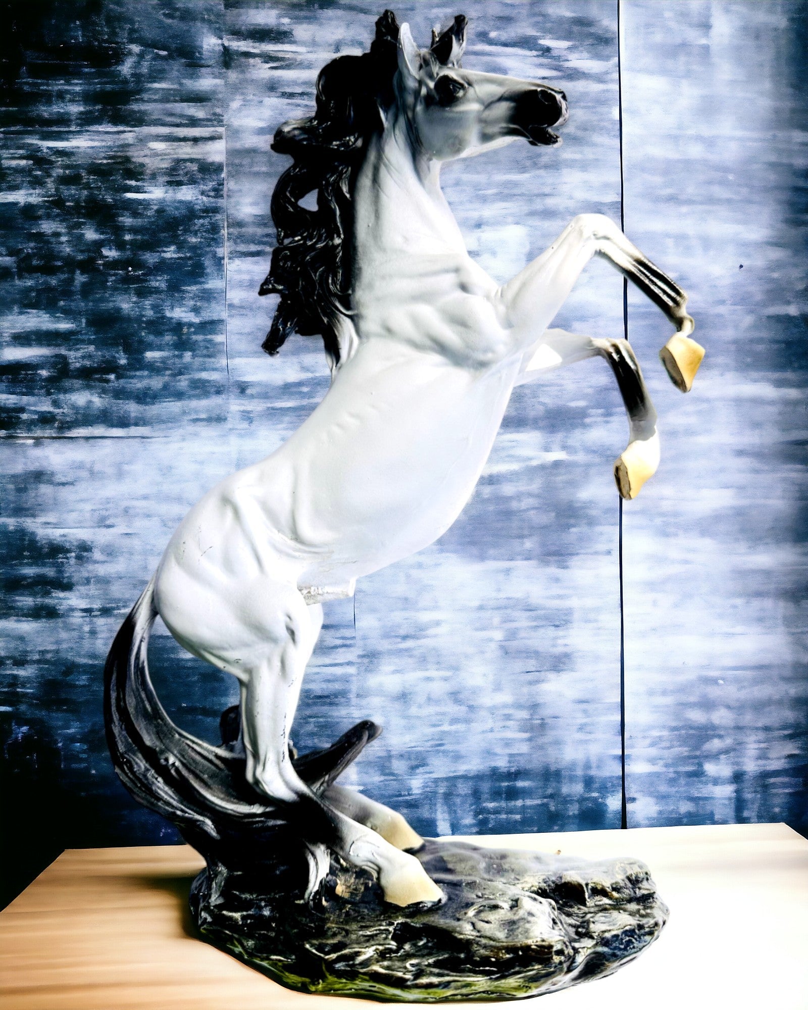 "Élégant Cavalier" - Figurine de Cheval Blanche avec Possibilité de Gravure