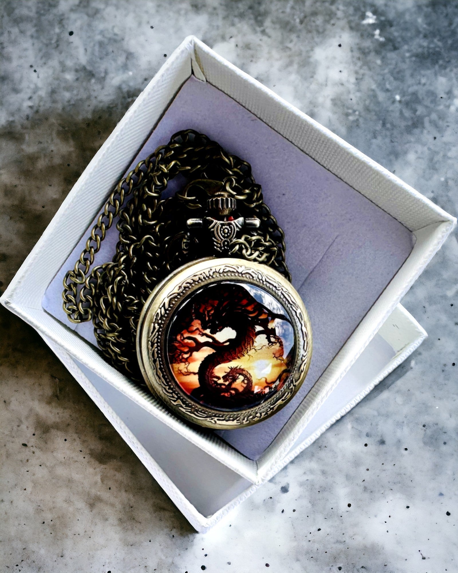 Montre de poche "Dragon's Twilight" personnalisation par gravure