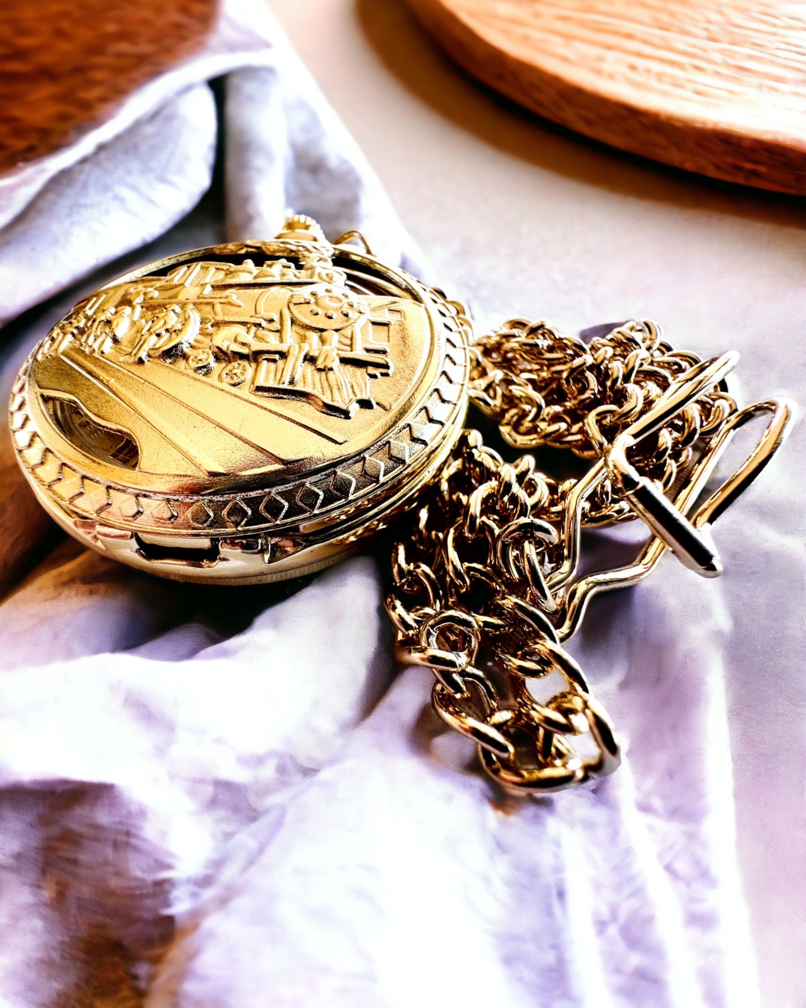 Montre de poche "Train Impérial", possibilité de personnalisation par gravure, couleur or