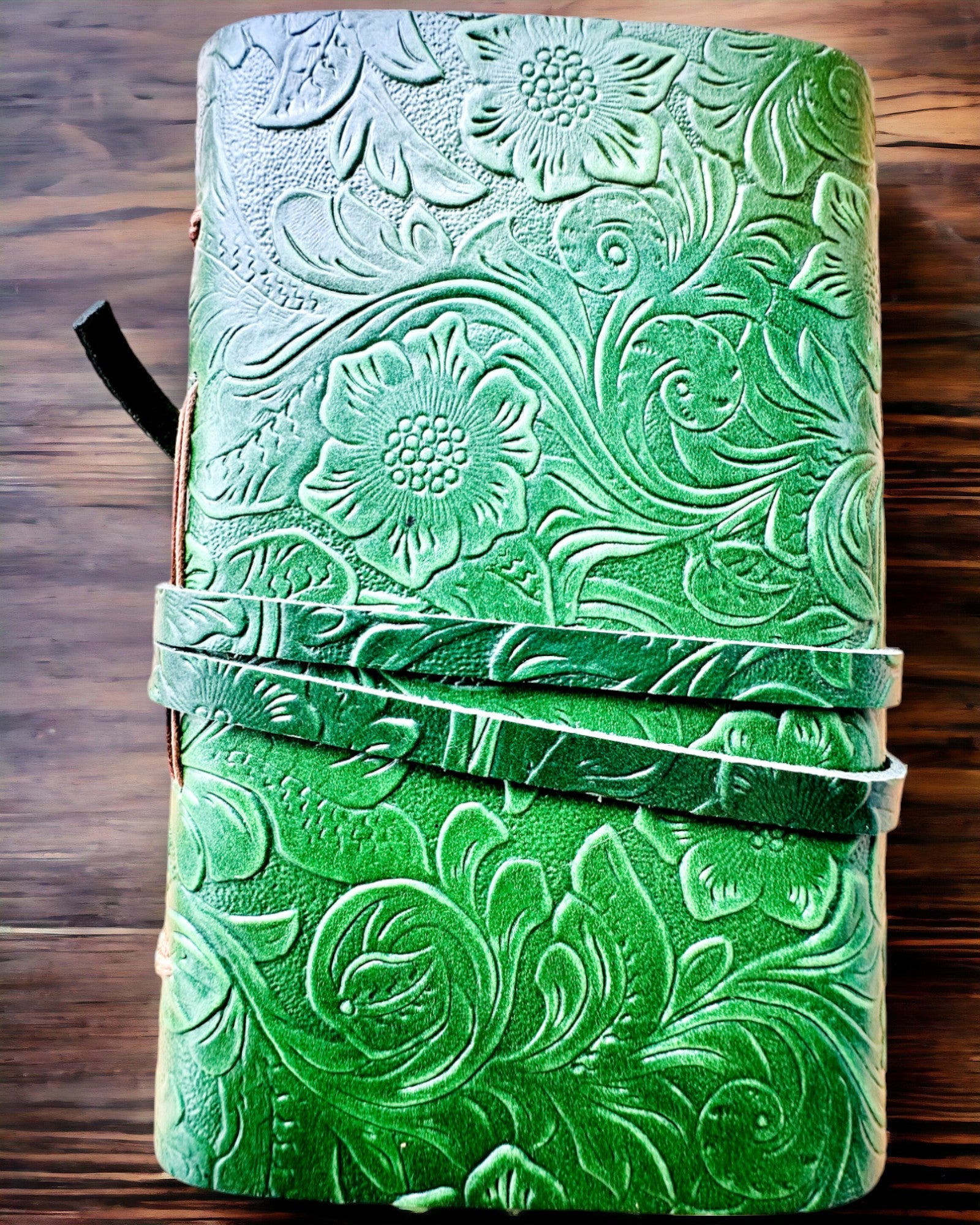 Taccuino Premium in Pelle "Eleganza della Natura" - 200 pagine, 120g, notes, album da disegno, 2 colori a scelta, personalizzazione con incisione