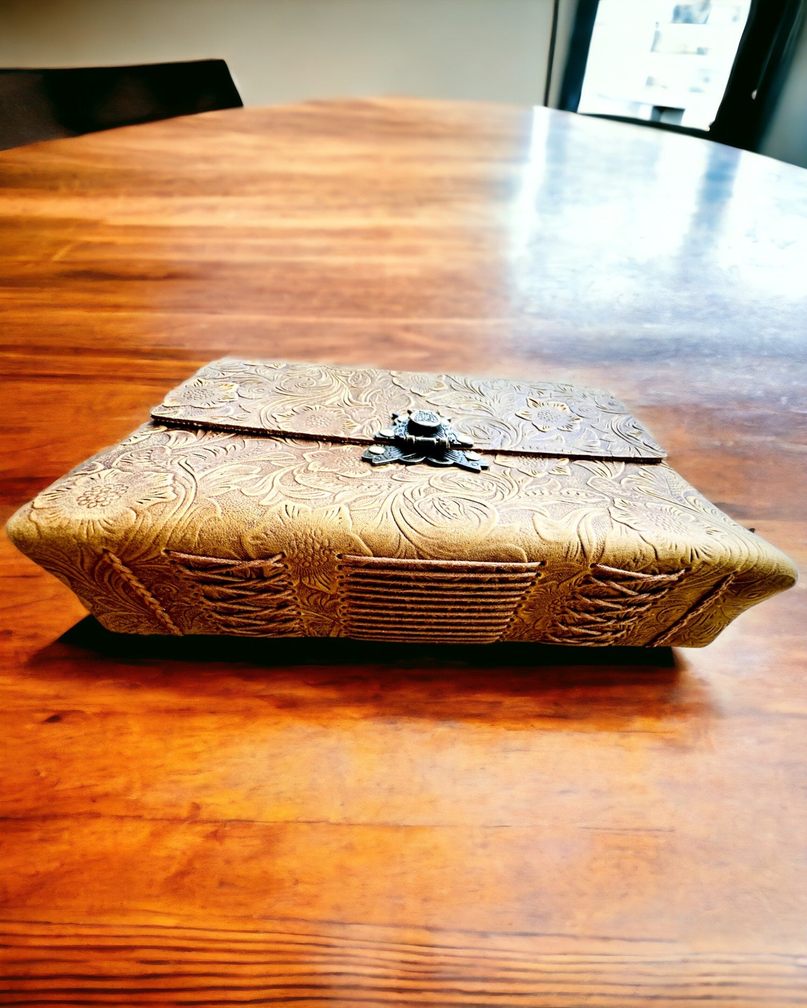 Carnet Rétro de Luxe avec Couverture en Cuir - "Vintage Elegance", 480 pages, possibilité de personnalisation par gravure