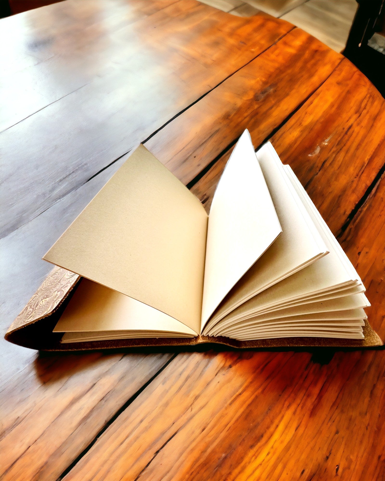 Luxury Retro Notebook with Leather Cover - "Vintage Elegance", 480 pages, customizable with engraving