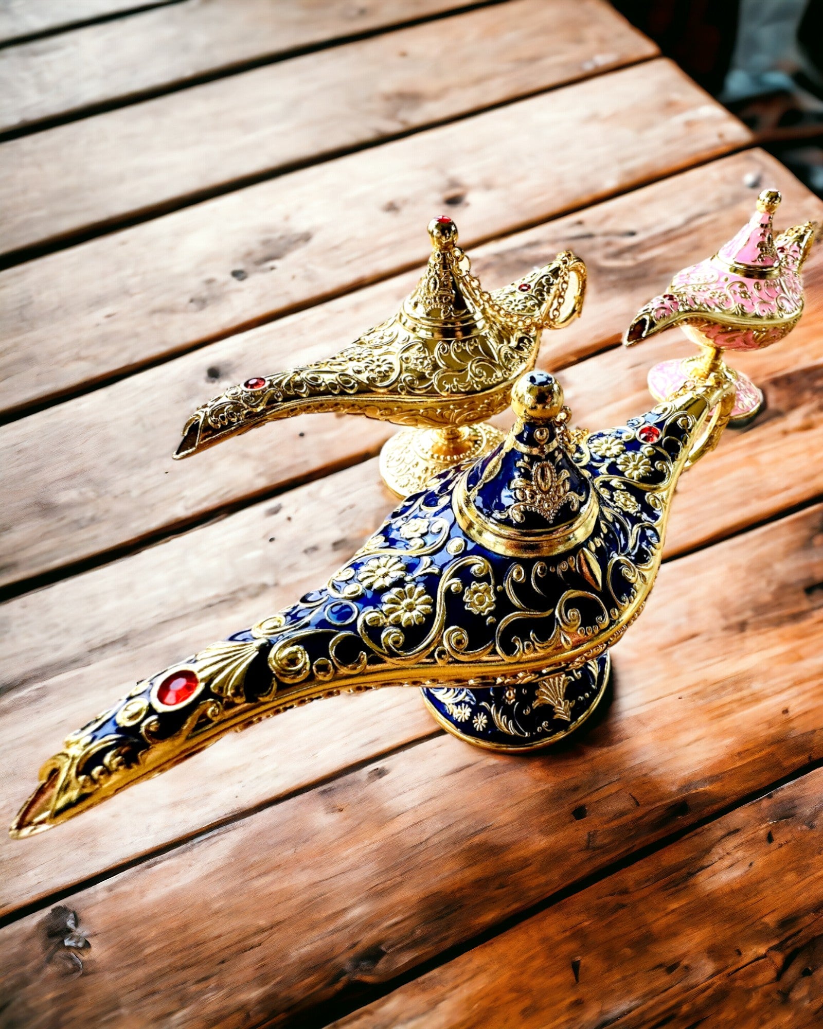 Magic Aladdin Lamp with Engraving Option - Classic Gold Variant, interwoven