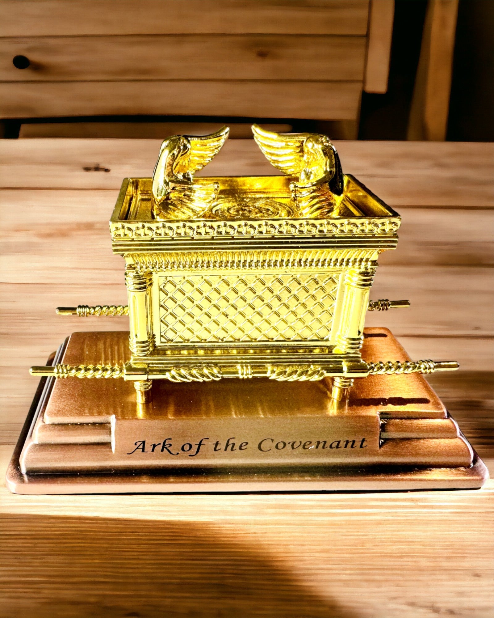 Replica dell'Arca dell'Alleanza Dorata – Statua Decorativa dell'Arca in Rame di Dimensioni XL 28x15.6x20 cm