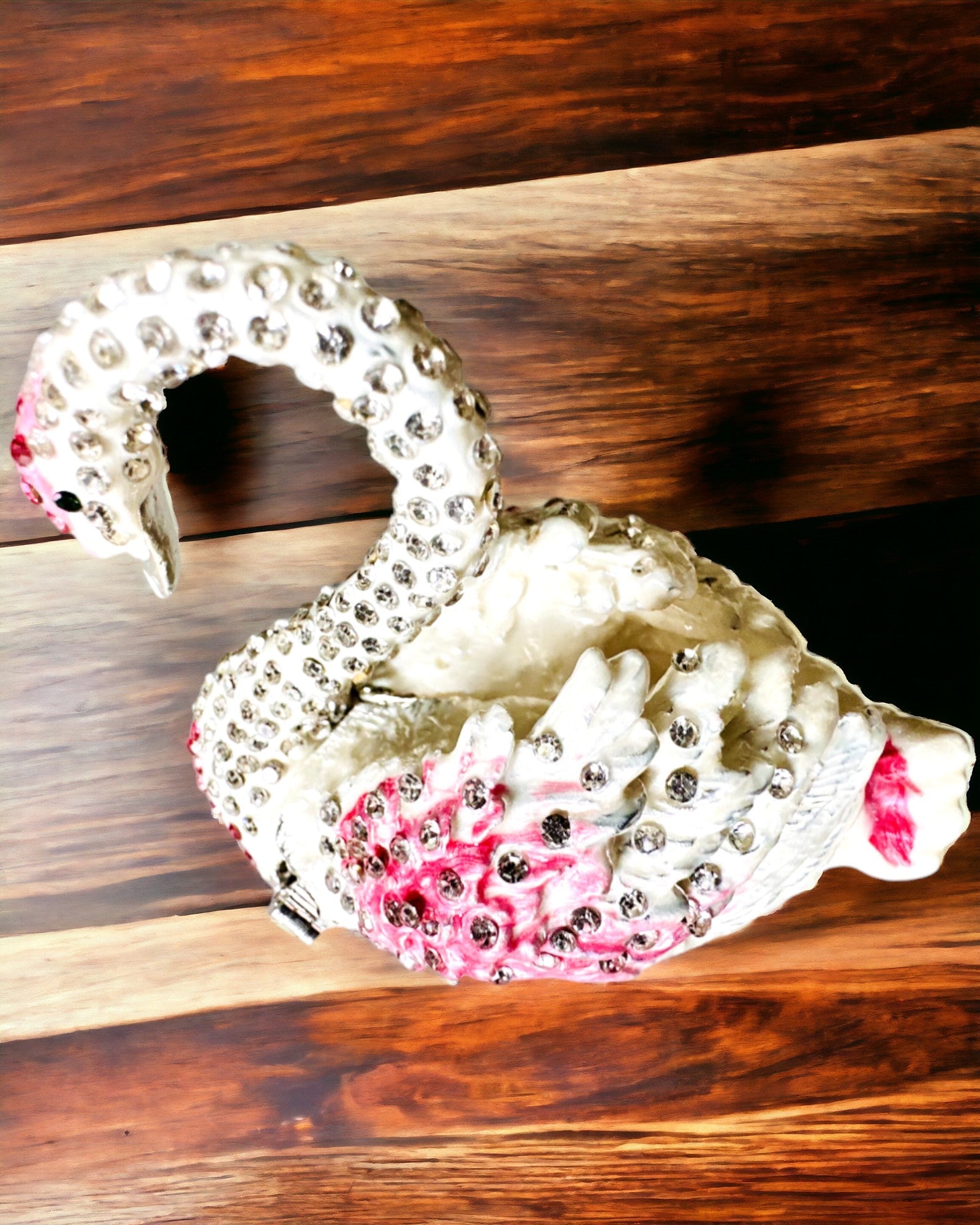 Elegante Scrigno "Gioiello del Cigno" - personalizzazione con incisione