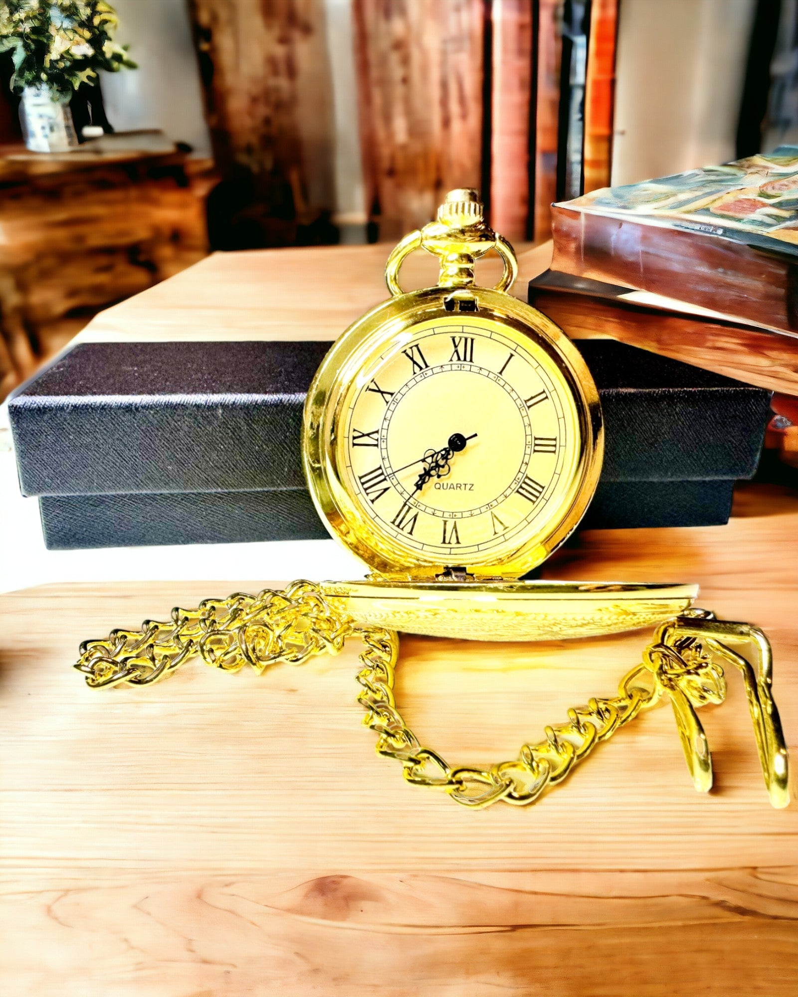 Taschenuhr im Vintage-Stil in goldener Farbe mit Gravuren – Elegantes Herrenaccessoire, ideale Geschenkidee