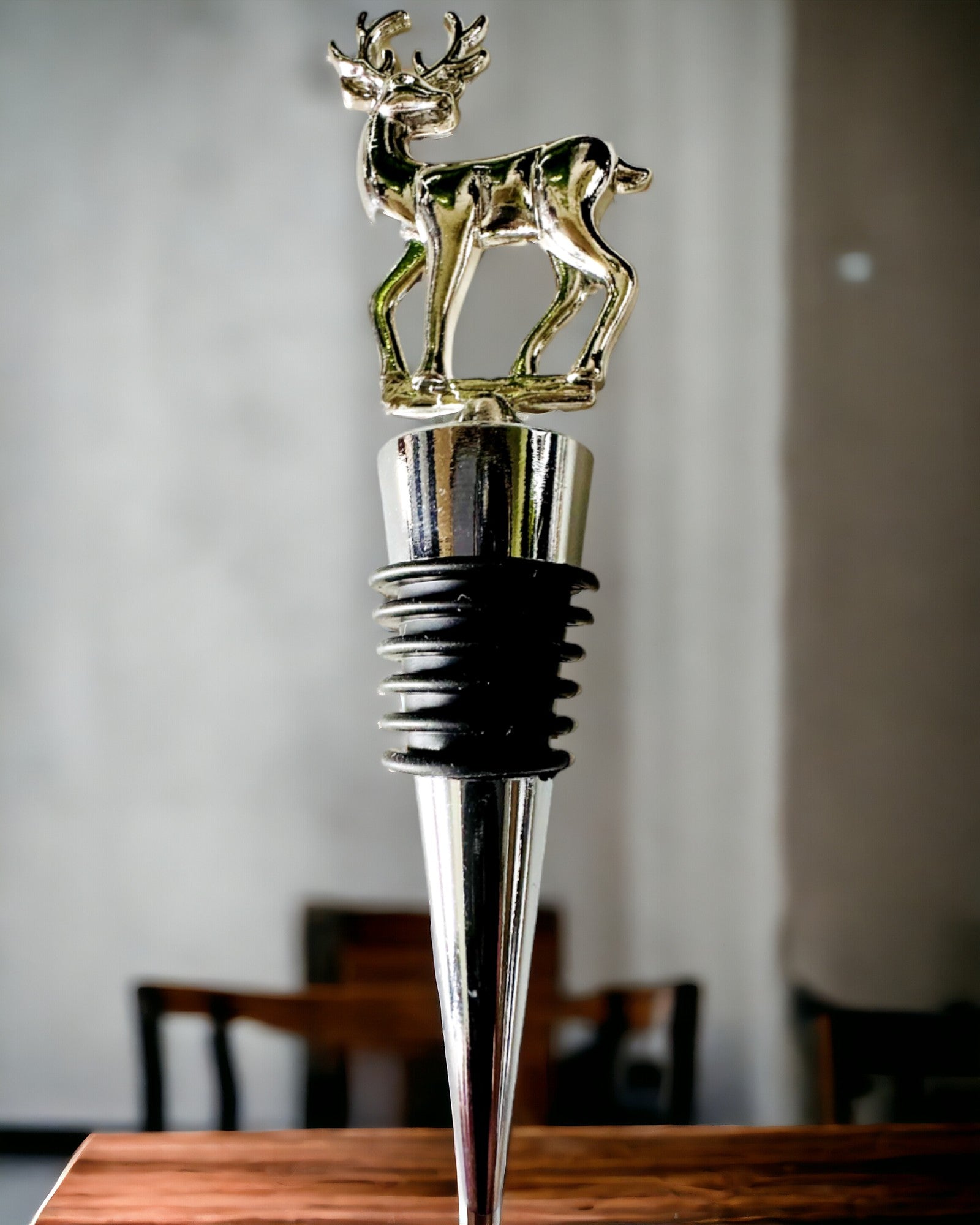 Exklusiver Metall-Weinverschluss mit Hirsch - Elegant und funktional, personalisierbar mit Gravur