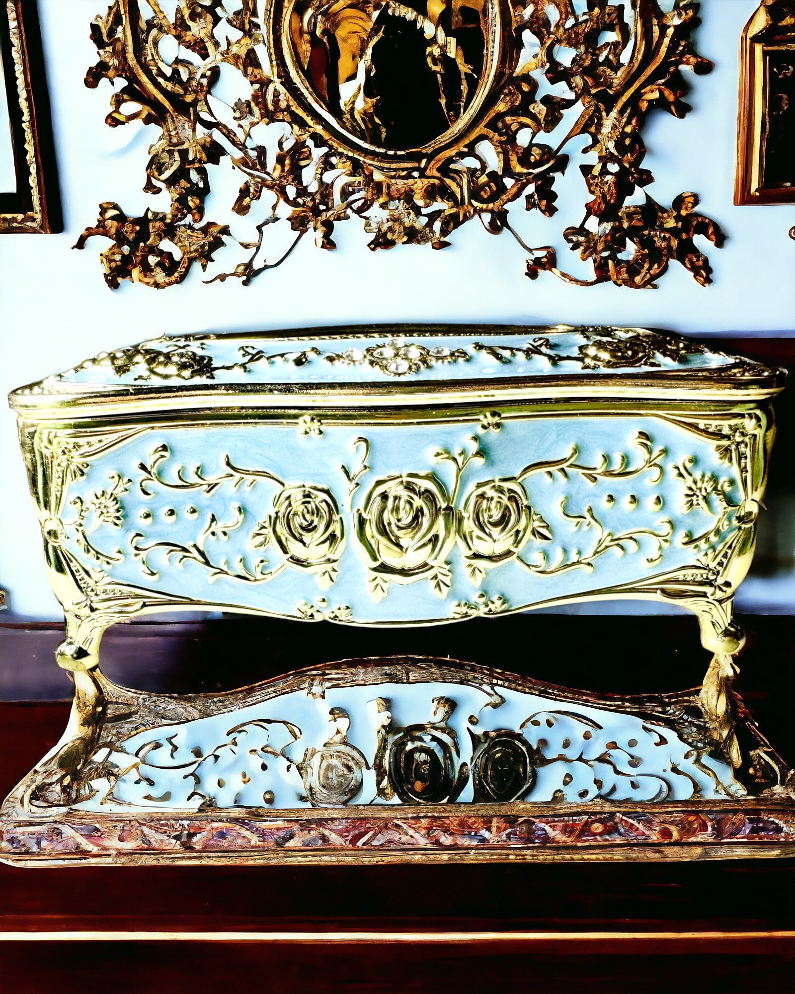Boîte à Mouchoirs de Luxe avec Motif de Rose en Relief et Poignées Élégantes