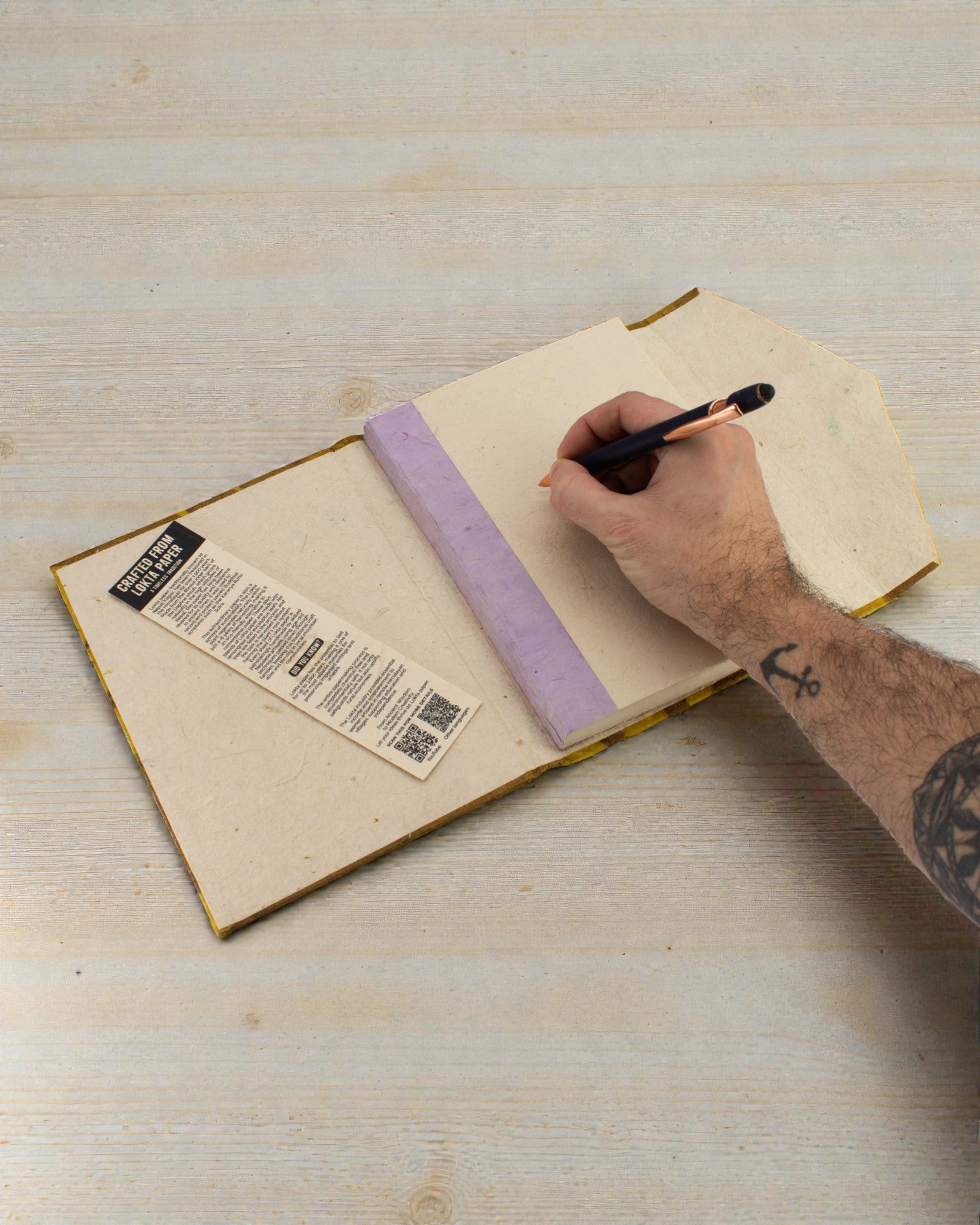 Großes Notizbuch Lokta Kräftige Blumen – Olivgrün (45 Blätter, 21 x 15 cm)