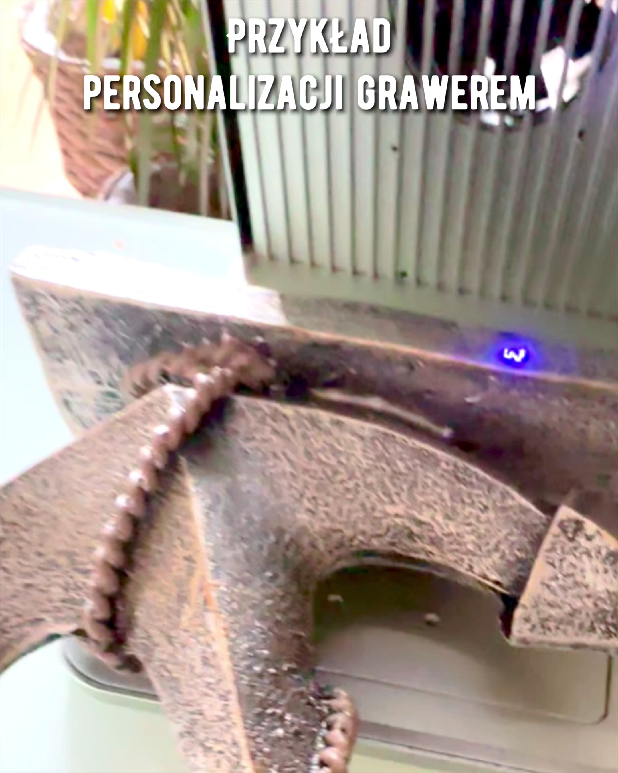 Sculpture Rustique d'Ancre en Résine - "Légende Marine", ancre personnalisée avec gravure