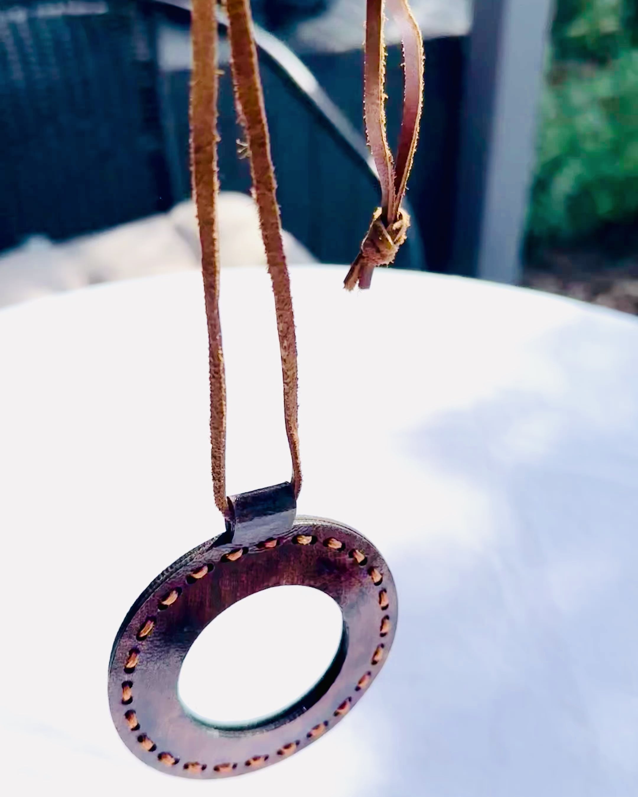 Indische Lupe Artefakt, Leder, handgefertigt - Personalisierung mit Gravur möglich