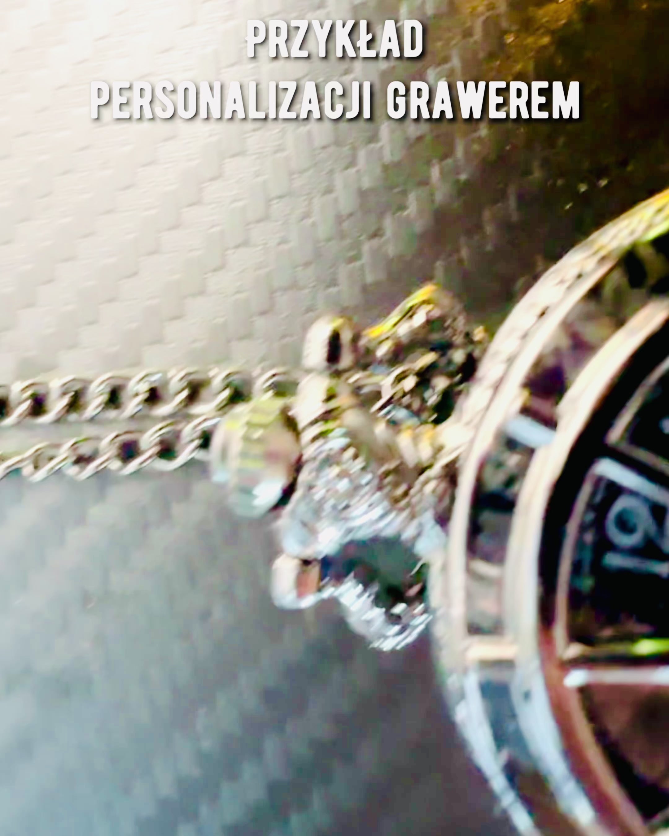Orologio da Tasca con Bussola – Elegante Ciondolo in Stile Vintage con Scheletro Intagliato e Quadrante Nero, personalizzazione con incisione