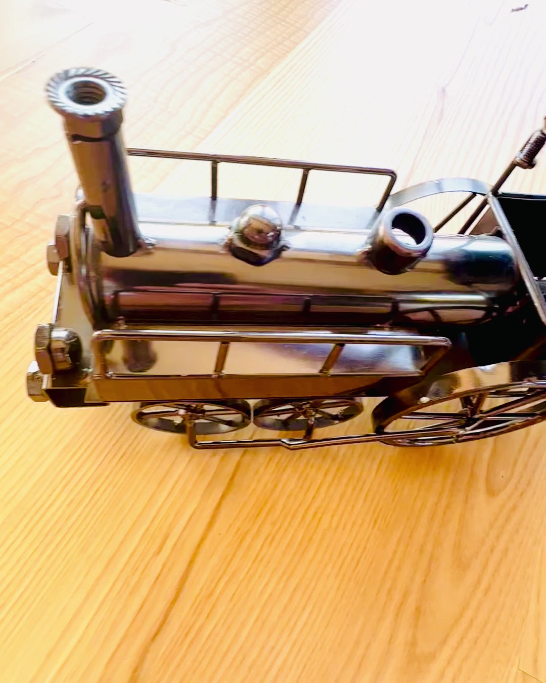 Lokomotive aus Eisen „Retro Express“ – Dekoration, Modell, handgefertigt mit Gravurmöglichkeit als Geschenk