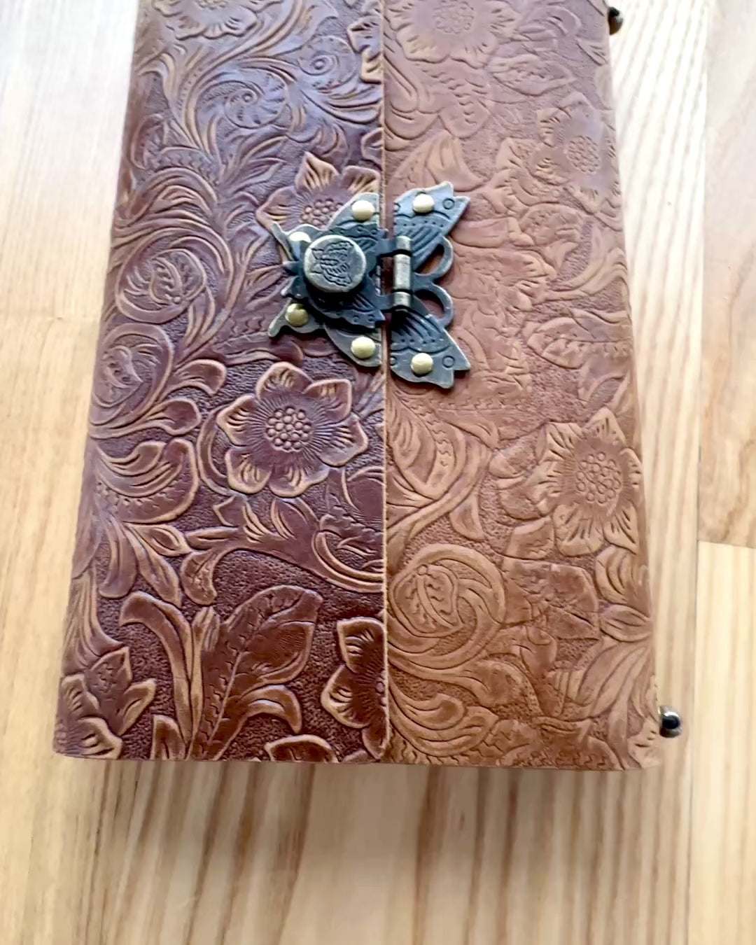 Luxuriöses Retro-Notizbuch mit Ledereinband - "Vintage Elegance", 480 Seiten, personalisierbar mit Gravur