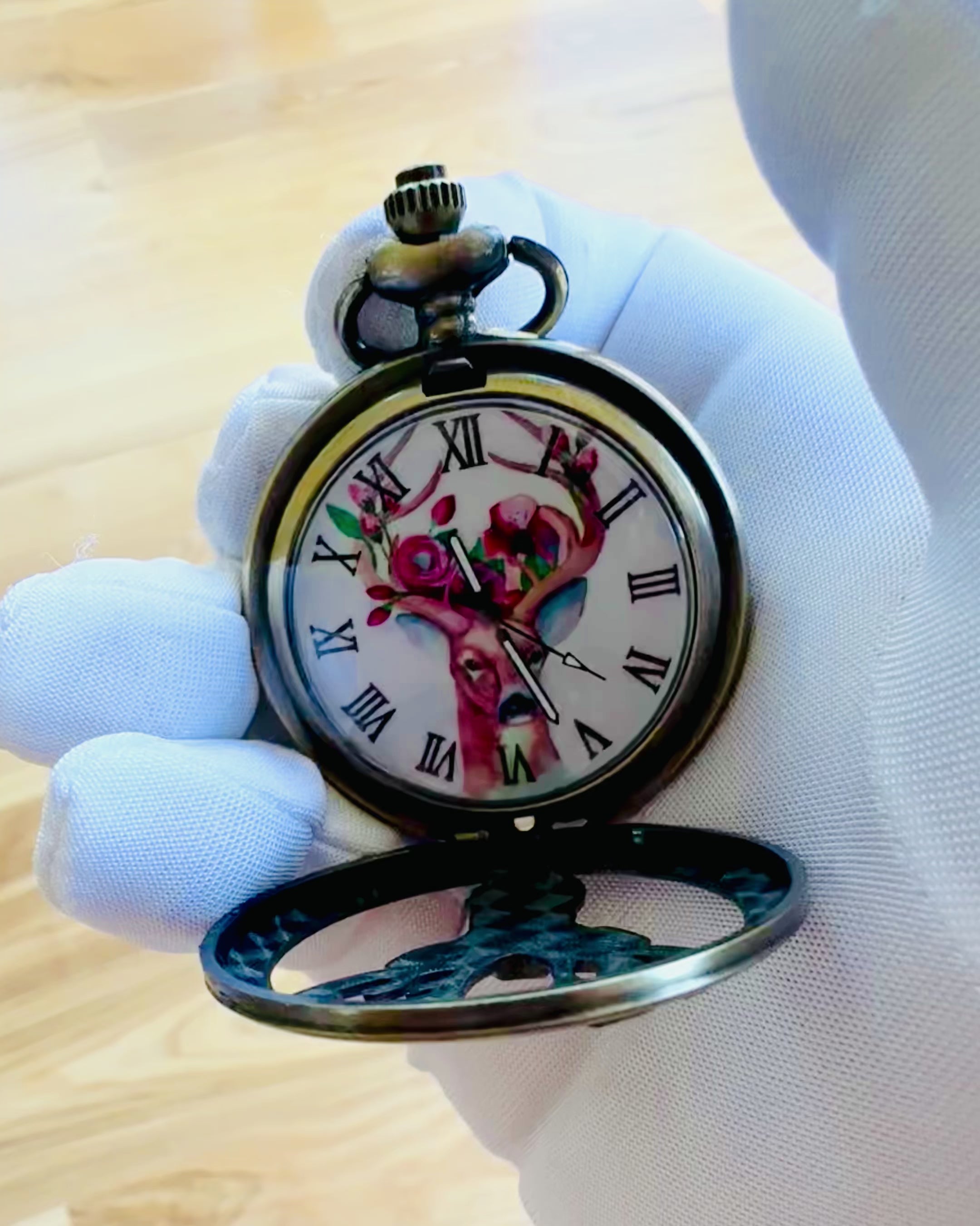 Orologio da tasca "Leśny Strażnik" - Elegante orologio con motivo di cervo, possibilità di personalizzazione con incisione