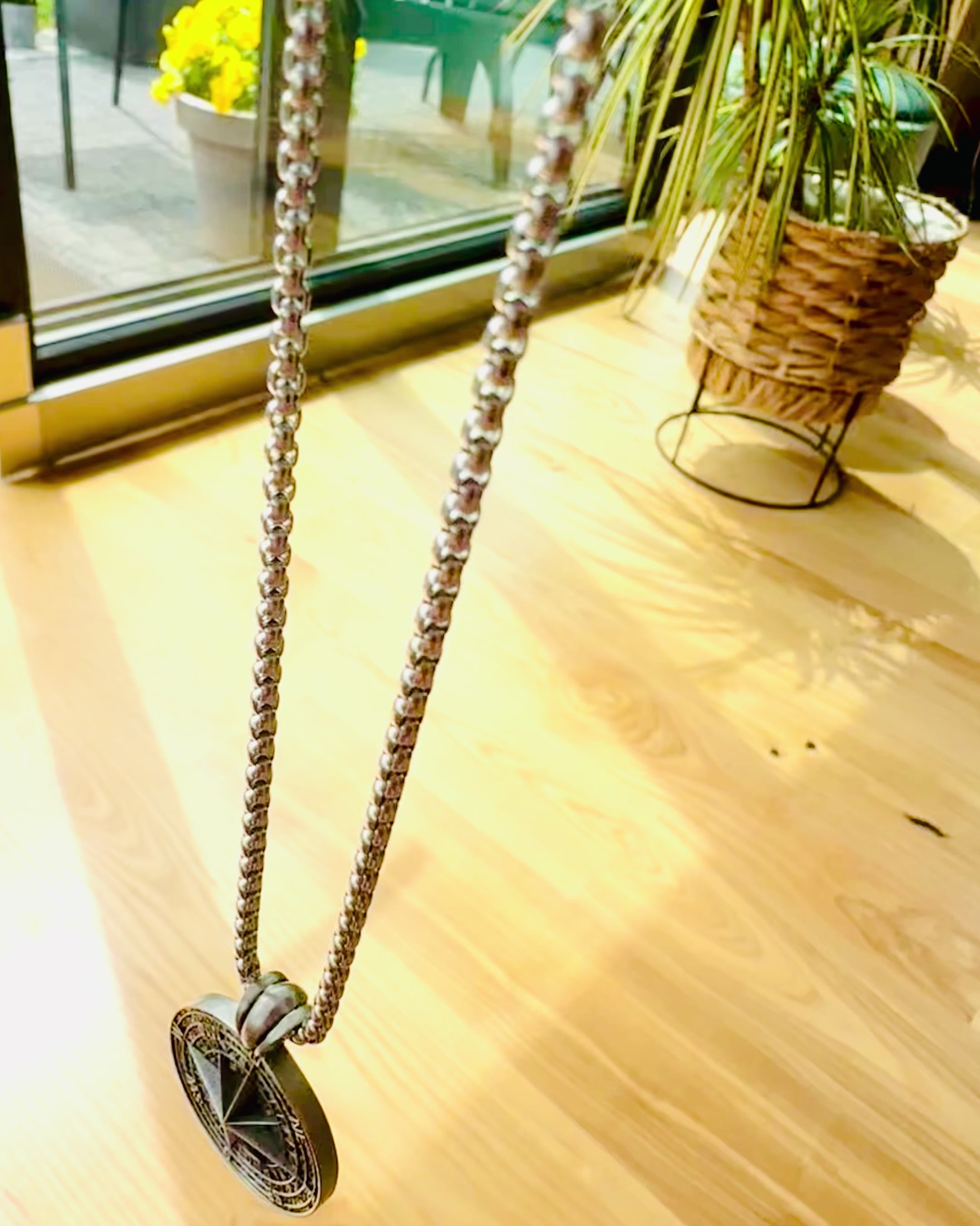 "Eurla" Compass Necklace - customizable with engraving