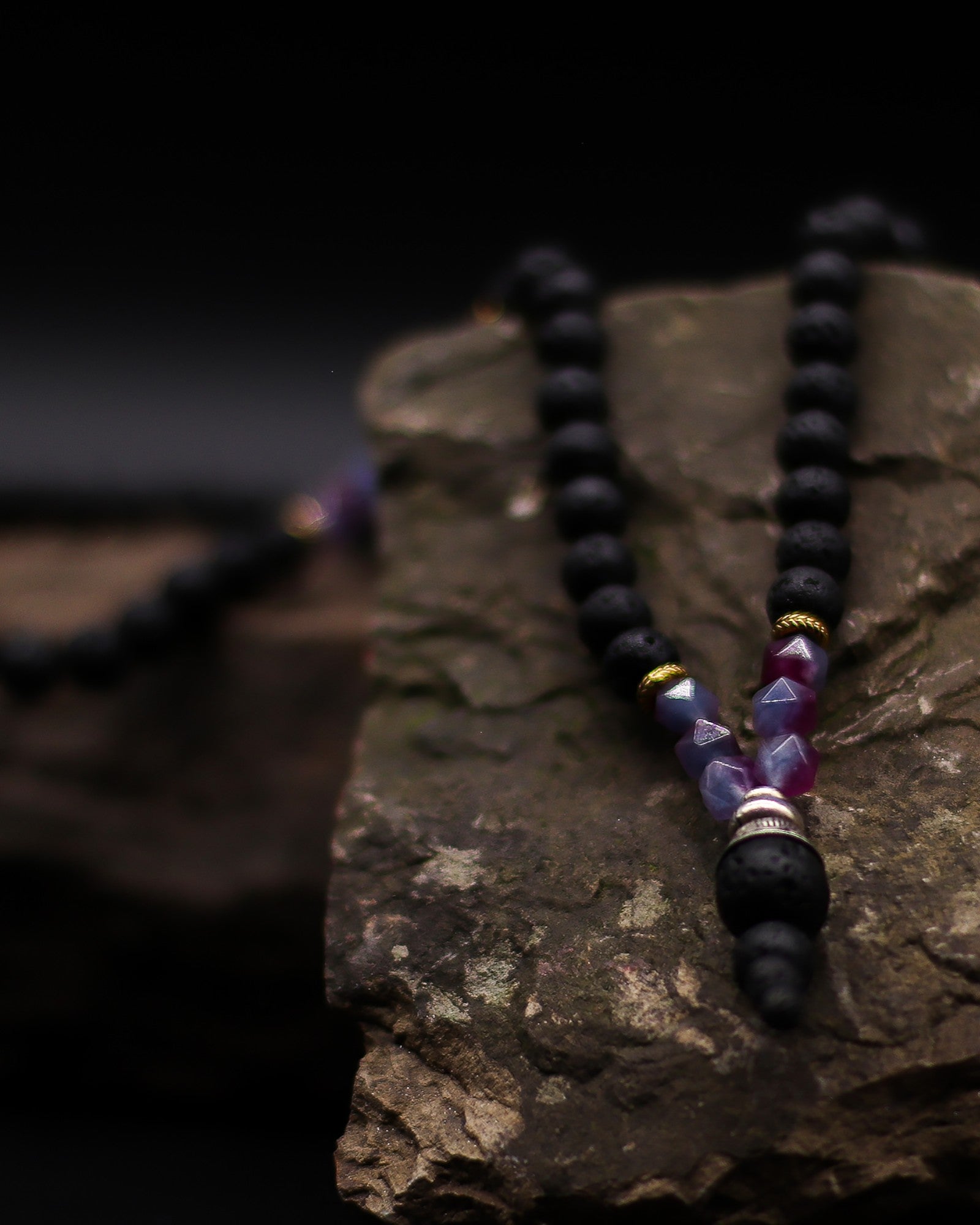 Collier Essence du Volcan – Acceptation du côté sombre