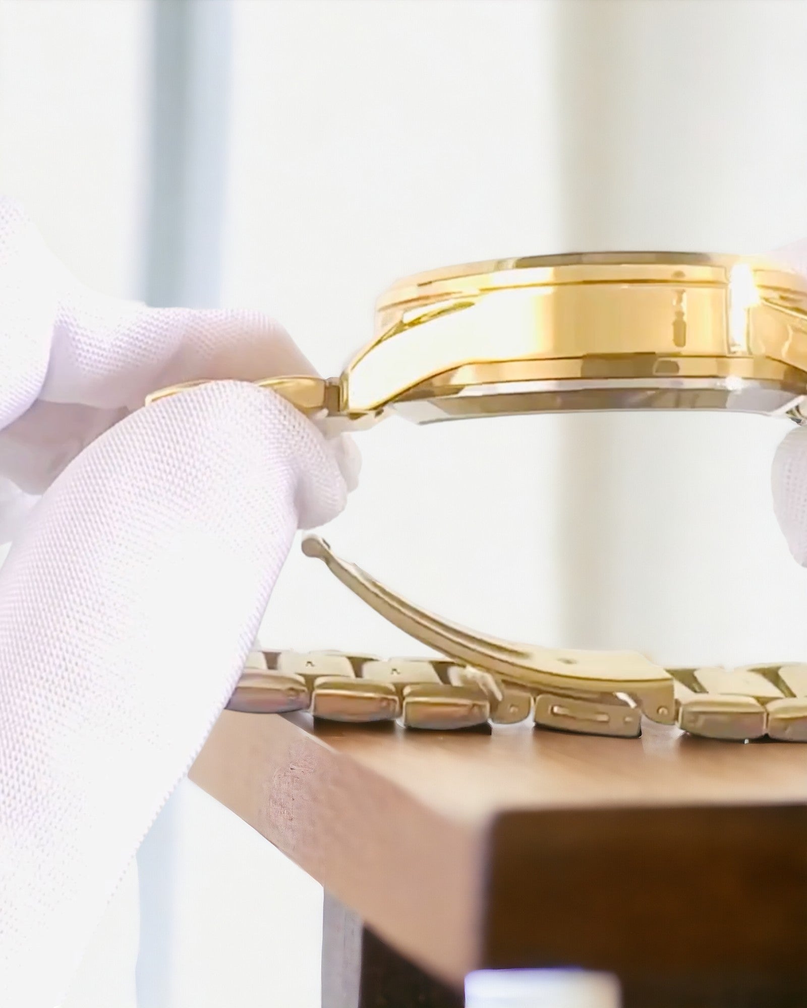 Orologio Sportivo da Uomo con Meccanismo al Quarzo Trasparente e Reversibile e Bracciale in Alluminio – Ideale come Regalo. Personalizzazione con Incisione