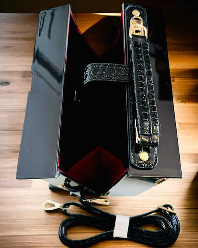 Damentasche „Elegantes Klavier“ in Schwarz und Weiß