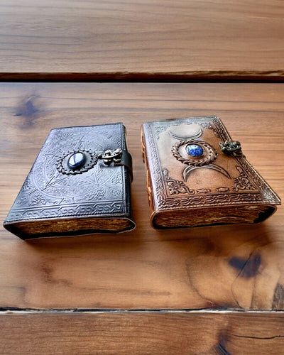 Premium Tagebuch, Antikes Muster, Leder-Notizbuch "Magische Chronik" 200 Seiten, 2 Varianten zur Auswahl, Personalisierung mit Gravur