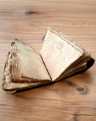 Premium Tagebuch, Antikes Muster, Leder-Notizbuch "Magische Chronik" 200 Seiten, 2 Varianten zur Auswahl, Personalisierung mit Gravur