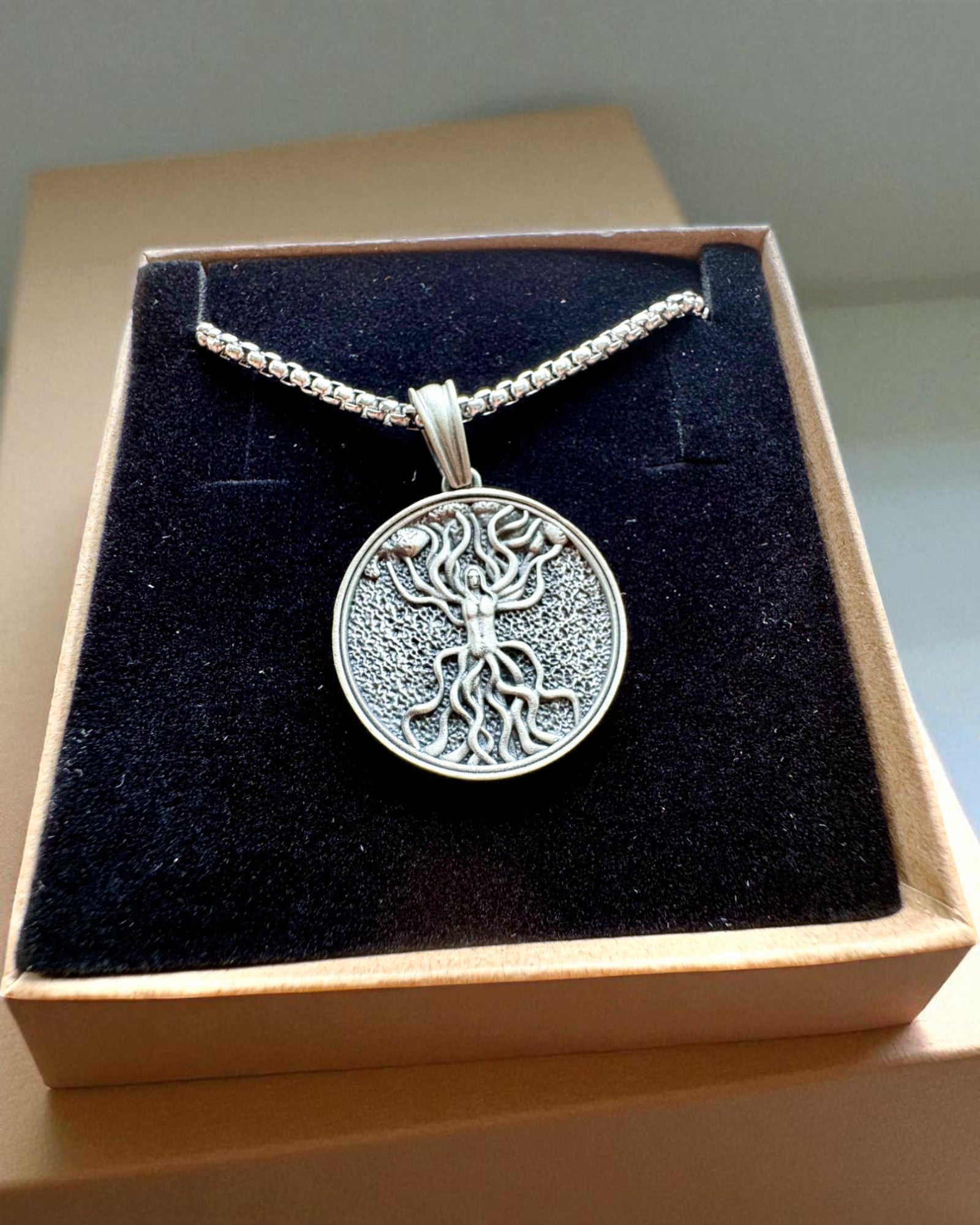 Amulette Arbre de Vie avec Gravure Possible - collier "Vitalité de la Nature", personnalisation