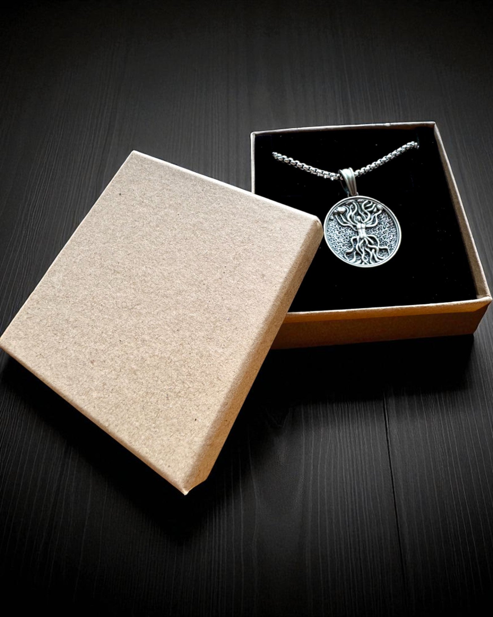 Amulette Arbre de Vie avec Gravure Possible - collier "Vitalité de la Nature", personnalisation