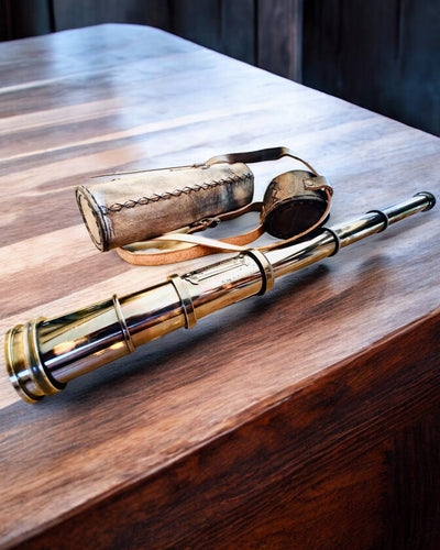 Lunetta Premium "Voyager" con Lunetta Incisa e Custodia in Pelle Naturale, possibilità di personalizzazione con incisione per regalo