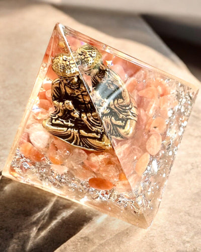 Pyramide Énergétique "Méditation de la Paix" avec Pierres Précieuses