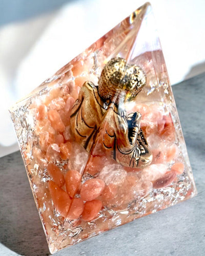 Pyramide Énergétique "Méditation de la Paix" avec Pierres Précieuses