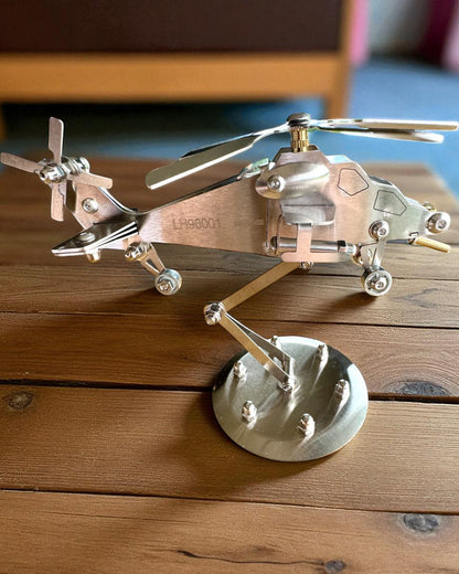 Modèle Métallique d'Hélicoptère « SkyRider » – Support de Bureau Réglable avec Personnalisation Gravée pour Cadeau