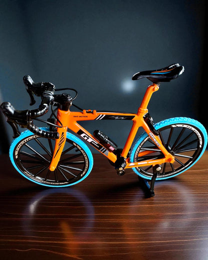 Modèle miniature en métal Vélo de collection "Speed Rider 1.2" – personnalisation avec gravure pour cadeau, 2 variantes de couleur
