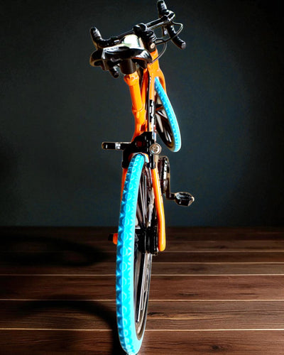 Modèle miniature en métal Vélo de collection "Speed Rider 1.2" – personnalisation avec gravure pour cadeau, 2 variantes de couleur