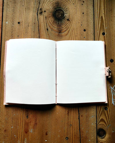 Libro dei ricordi in pelle Eredità – Taccuino personalizzato 25 × 33 cm