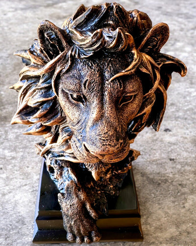 Royal Lion - Majestic Decorative Figure with Engraving Option, 2 color variants to choose from, as a gift