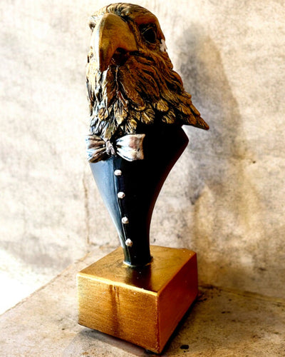 Figurine Tête d'Aigle Büffel Warden – en Habit Élégant avec Option de Gravure pour cadeau