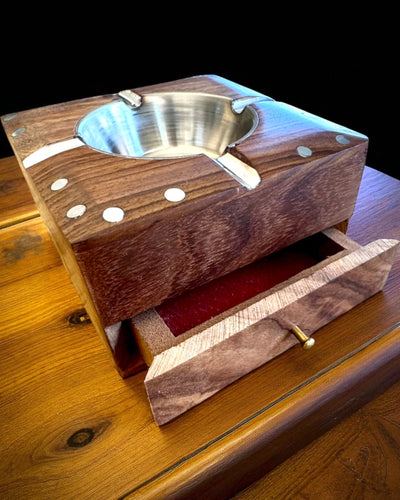 Rhino – Cendrier artisanal en bois de shisham et laiton, 11 cm de largeur, avec option de personnalisation par gravure