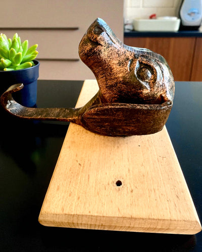 Porte-manteau en laiton Chien Ami, fait à la main, possibilité de personnalisation avec gravure sur bois