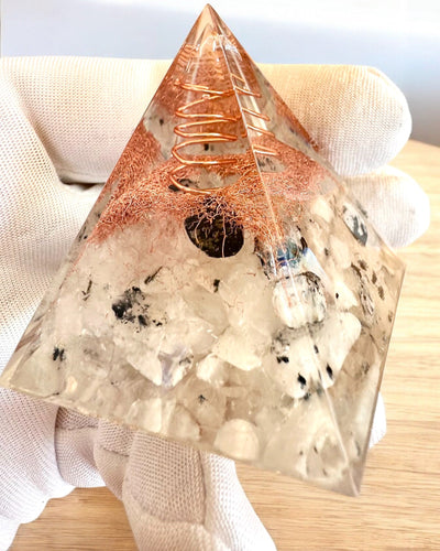 Pyramide Énergétique orgonite "Copper Harmony"