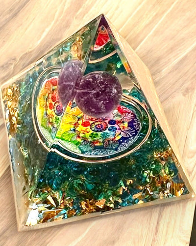 Piramide Energetica orgonite "Mystic Aura"