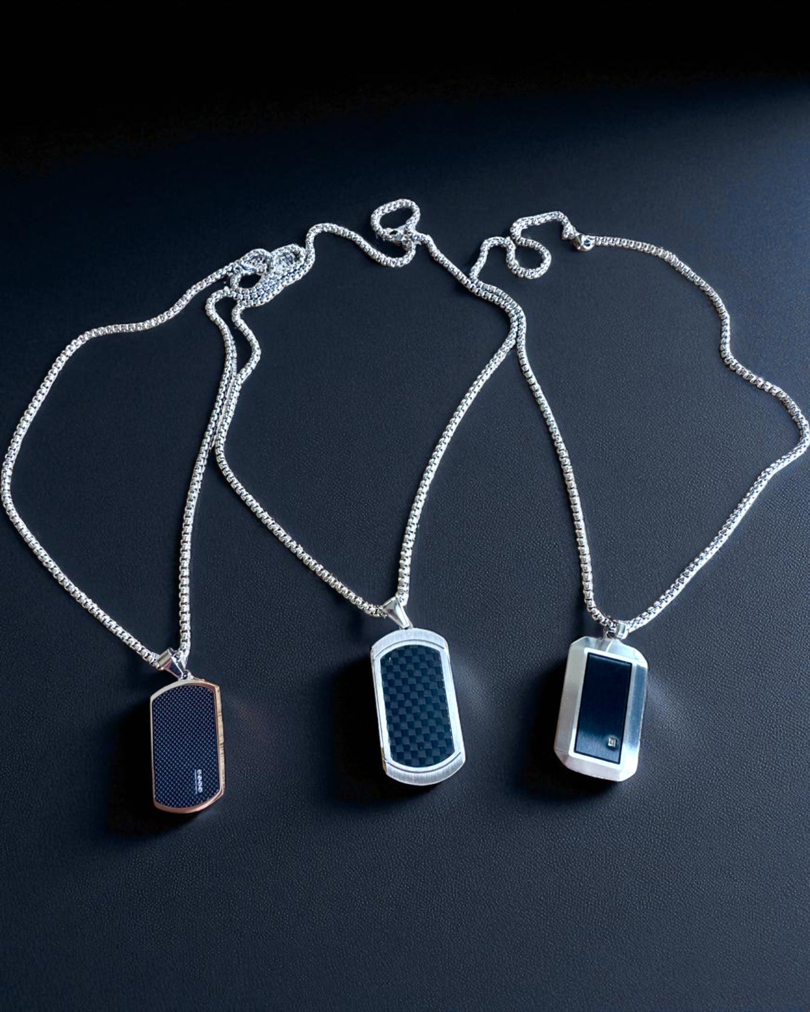 Collana maschile Dog Tag "SteelVision" – acciaio inossidabile, 15 varianti, personalizzazione con incisione