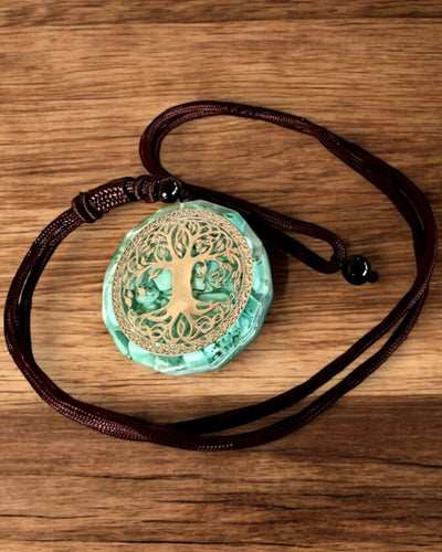 Amulette "Arbre de Vie" avec turquoise – Votre force personnelle, collier à offrir, personnalisation par gravure