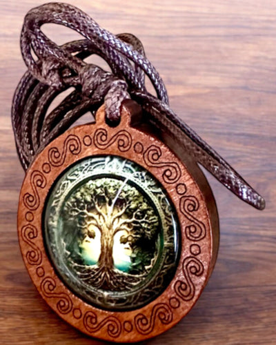 Amulette de Vie "Arbre des Ancêtres" - Collier Fait Main en Bois et Verre, possibilité de personnalisation avec gravure pour cadeau