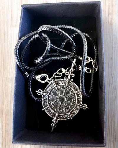 Amulet Northern Warrior - Viking Compass, personalization option with engraving for a gift, 2 variants to choose from
