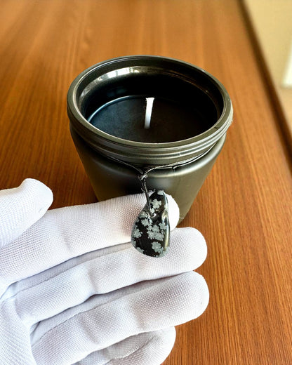 Candela di soia intenzionale Ossidiana – fiducia in sé stessi e forza interiore, 250 ml, possibilità di personalizzazione come regalo