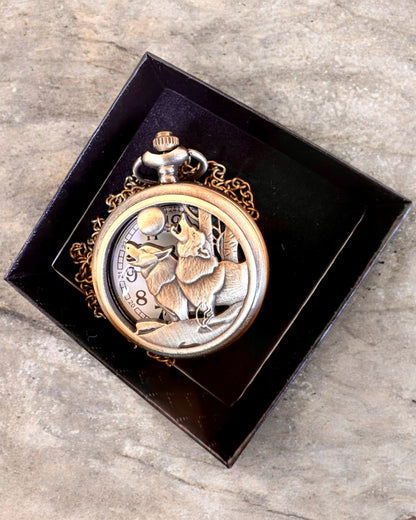 « Luna Wolf » – Montre de Poche Élégante avec Loups, possibilité de personnalisation par gravure pour cadeau