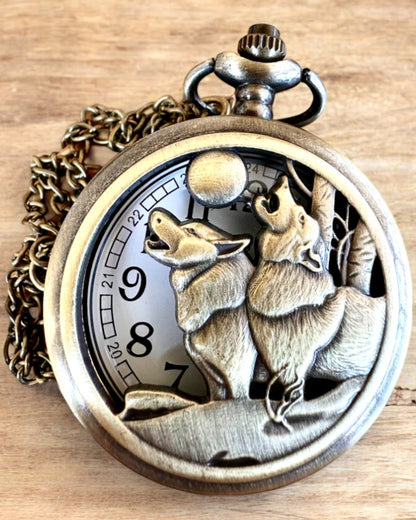 « Luna Wolf » – Montre de Poche Élégante avec Loups, possibilité de personnalisation par gravure pour cadeau